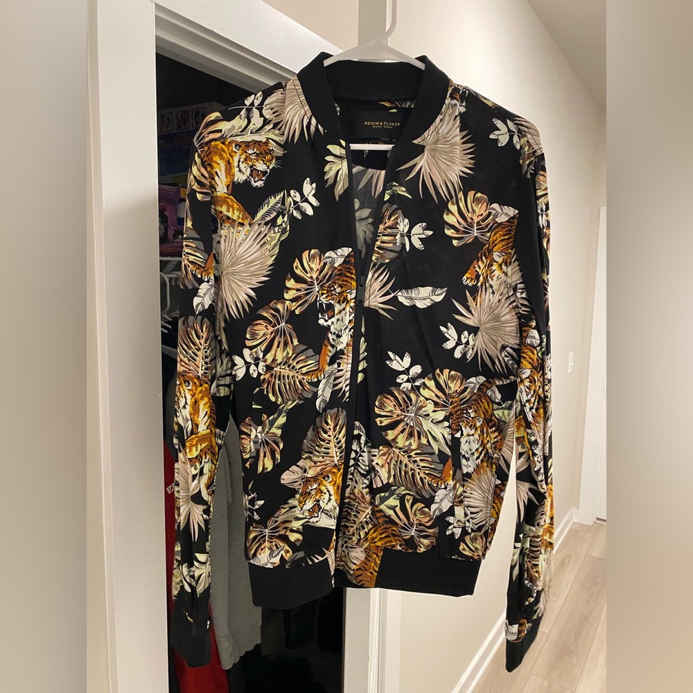 Mens Jacket- lightweight fashion jacket!